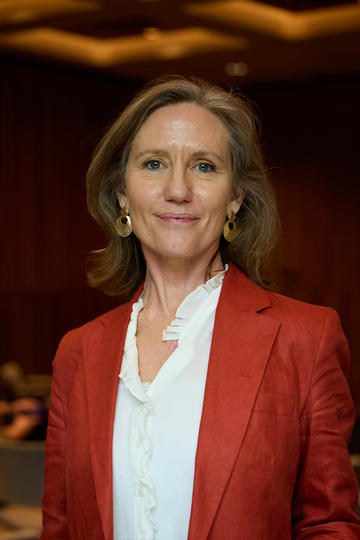 petra fitzgerald by ian wallman 02158 pf