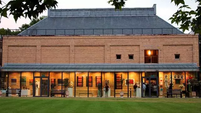 Jacqueline du Pré Music Building